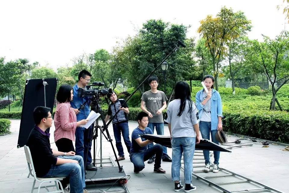 优雅的谎言 推荐视频