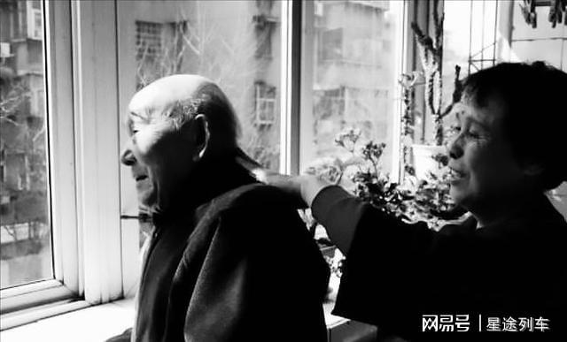 伊莉莎与玛瑟拉 推荐视频