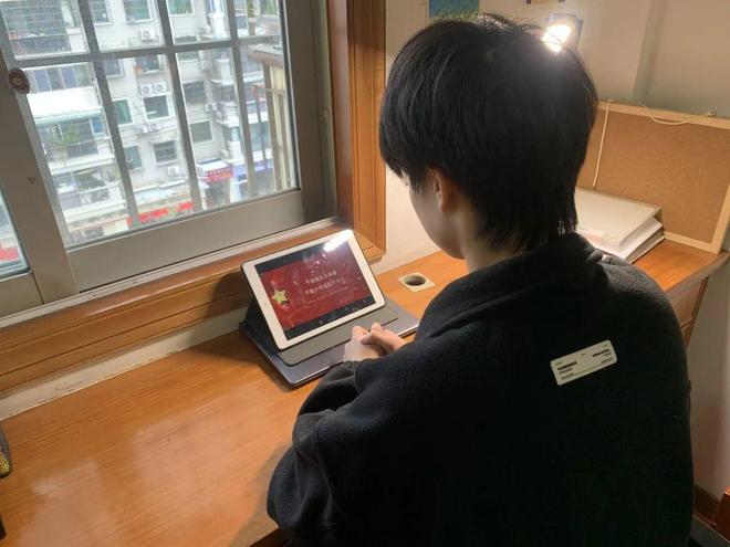 伞少女 推荐视频