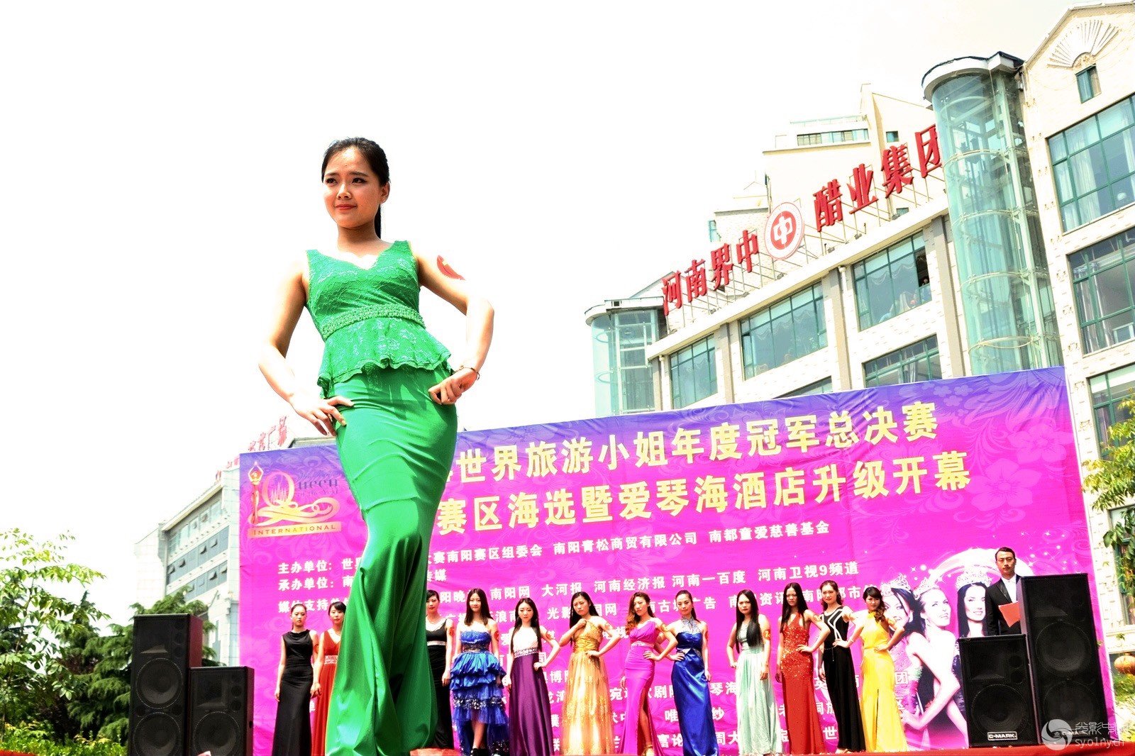 他和她的孤独情事：他