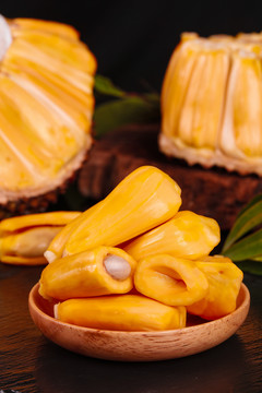 伊莉莎与玛瑟拉 推荐视频