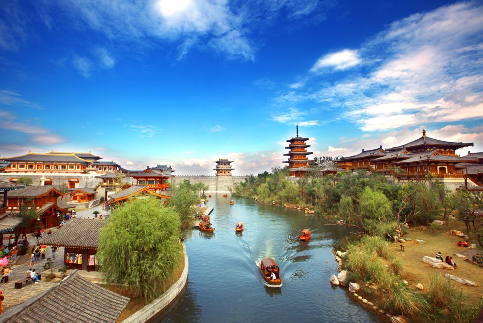 与时尚同居 视频主图