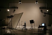 伊娜：初生之犊 推荐视频