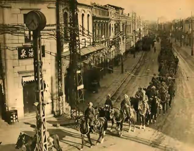 僵尸皇帝 推荐视频