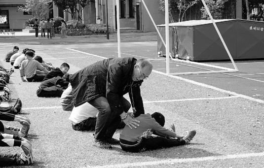 僵尸新战士 普通话版 视频主图