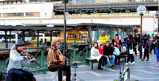 只差一个你 推荐视频