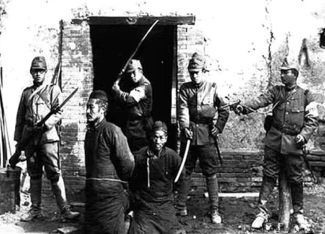 伊莉莎与玛瑟拉