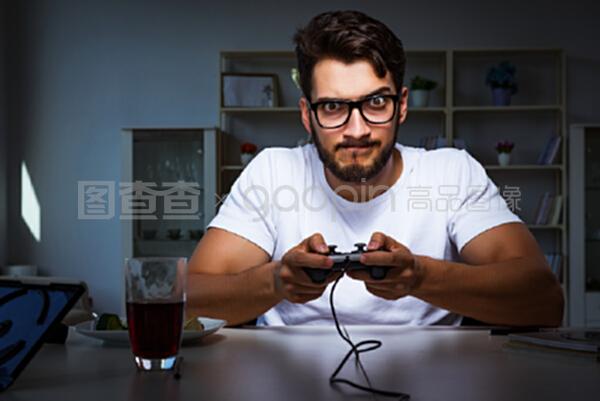 作家之殇 视频封面