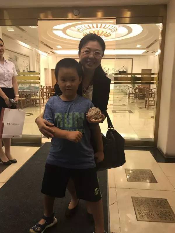 你在月夜里闪耀光辉 视频主图