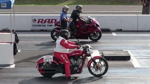 僵尸皇帝 推荐视频